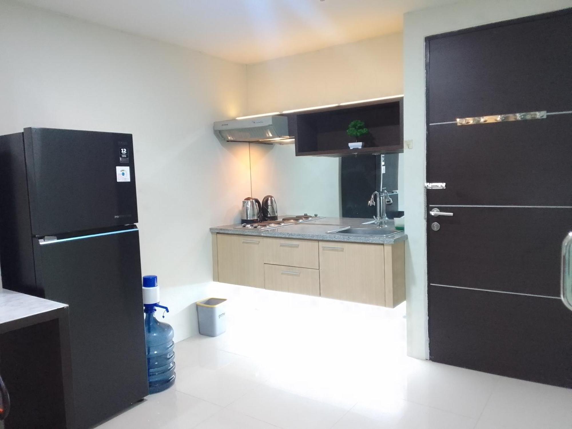Apartemen The Square Service Twin With Wifi Netflix 50inchi Surabaya
