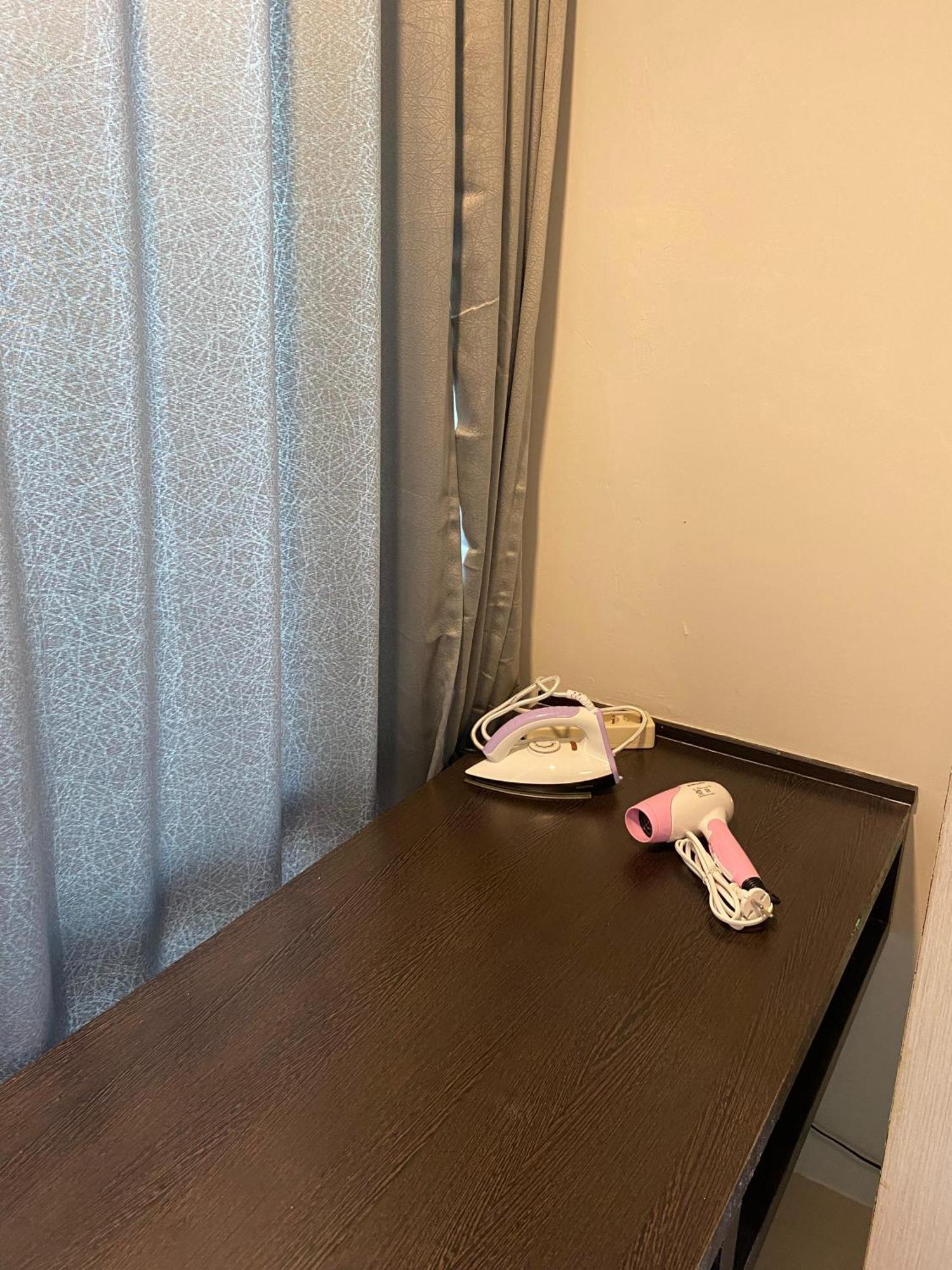 Apartemen The Square Service Twin With Wifi Netflix 50inchi Surabaya